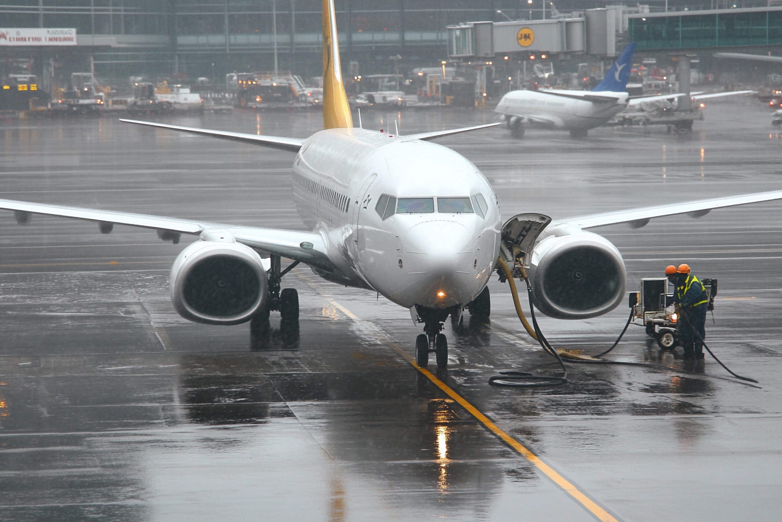 AIRCRAFT PUSHBACK-START UP